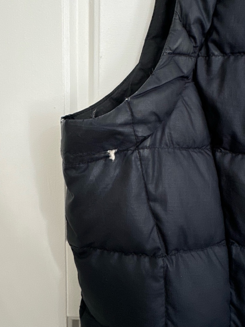 Marmot Black down fill puffer Vest - Picture 4 of 15